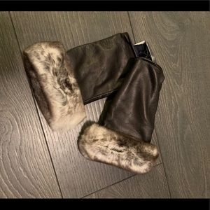 Leather gloves with tracks fur cuffs- made in Italy